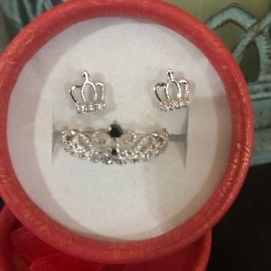 Beautiful sterling silver crown earrings and ring